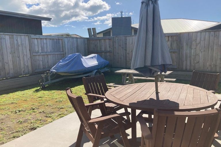 Photo of property in 2 Pikao Retreat, Papamoa Beach, Papamoa, 3118