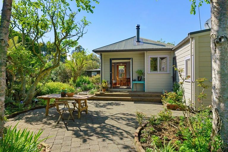 Photo of property in 81 Hautere Cross Road, Te Horo, Otaki, 5582