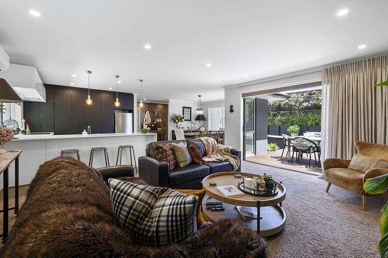 Photo of property in 83a Young Street, New Plymouth, 4310