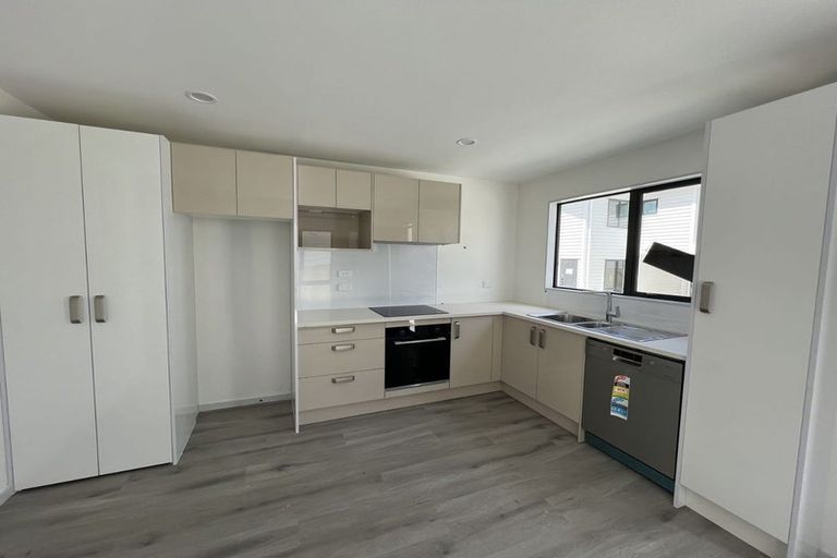 Photo of property in 12 Matukutureia Lane, Manurewa, Auckland, 2102
