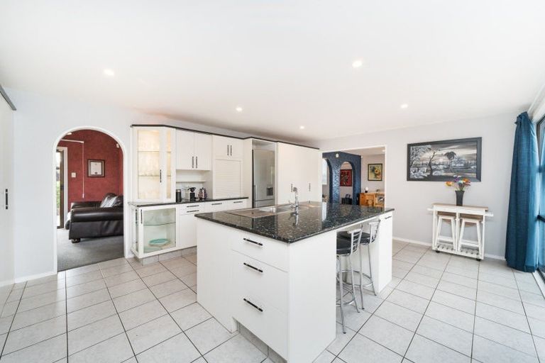 Photo of property in 16 Akaroa Avenue, Awapuni, Palmerston North, 4412