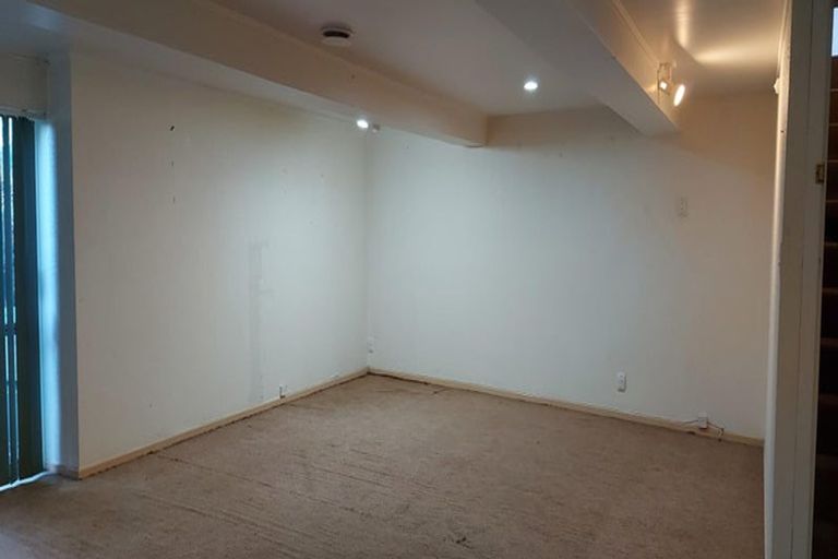 Photo of property in 434 Old Te Atatu Road, Te Atatu Peninsula, Auckland, 0610