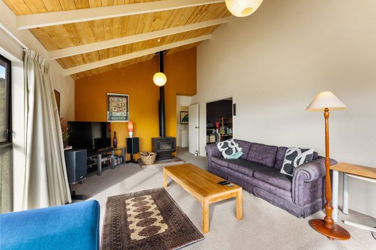 Photo of property in 109 Allington Road, Karori, Wellington, 6012