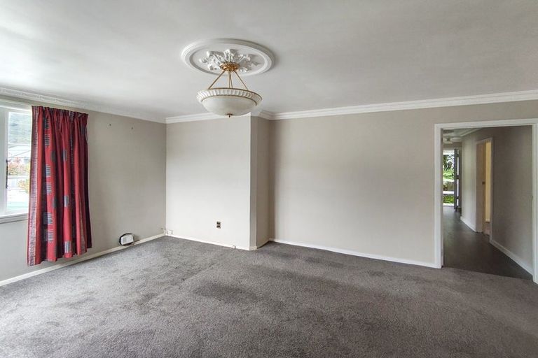 Photo of property in 115 Judd Crescent, Naenae, Lower Hutt, 5011