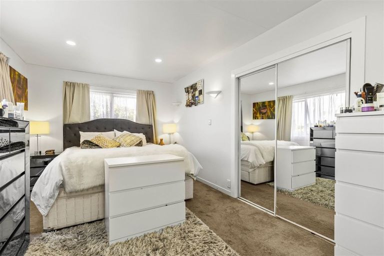 Photo of property in 35 Nikau Street, New Lynn, Auckland, 0600