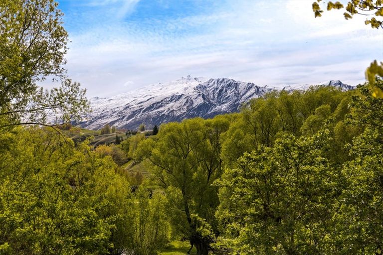 Photo of property in 259 Arrowtn-lke Hayes Road, Lake Hayes, 9371