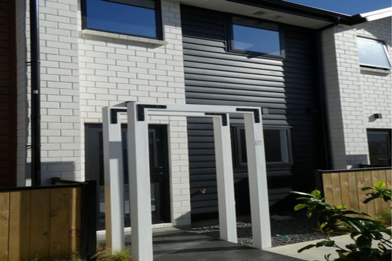 Photo of property in 4/172 Don Buck Road, Massey, Auckland, 0614