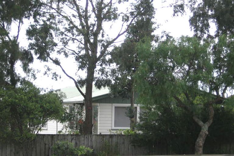 Photo of property in 4305 Great North Road, Glendene, Auckland, 0602