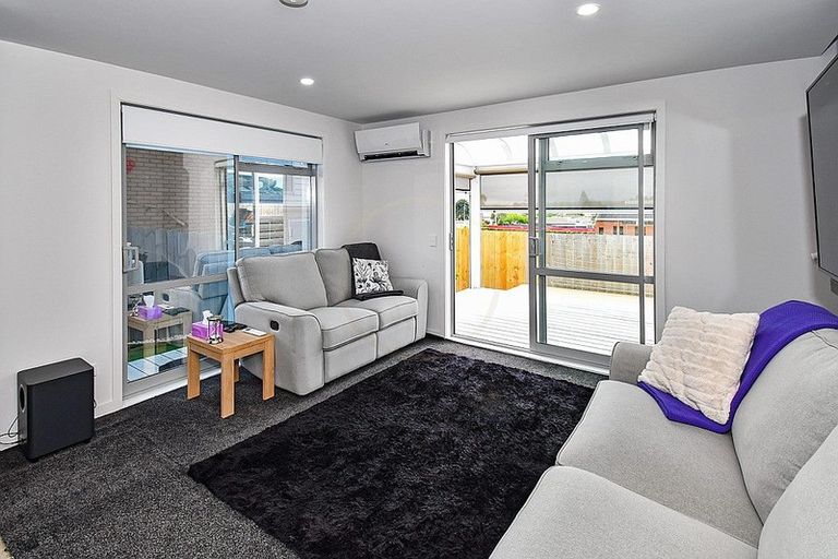 Photo of property in 1 Kanorau Place, Mangere, Auckland, 2022