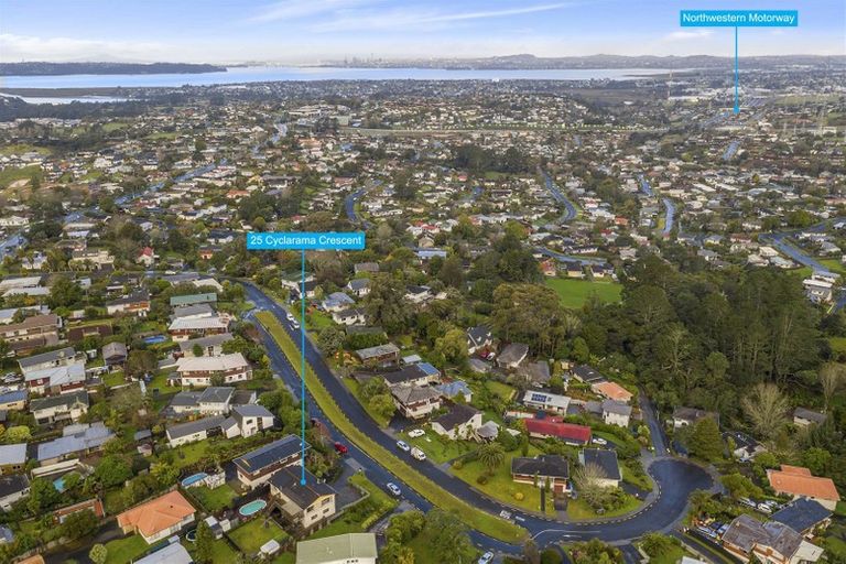Photo of property in 25 Cyclarama Crescent, Massey, Auckland, 0614