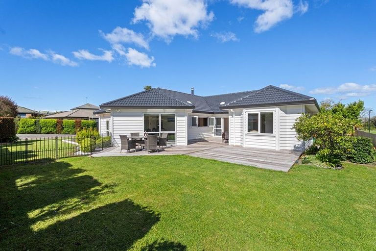 Photo of property in 16 Waru Nui Court, Orewa, 0931