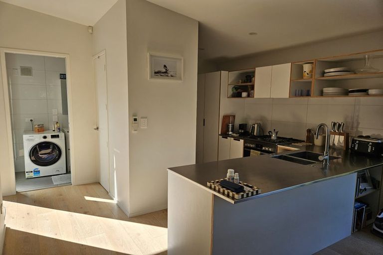 Photo of property in 6a Riviera Place, Hauraki, Auckland, 0622