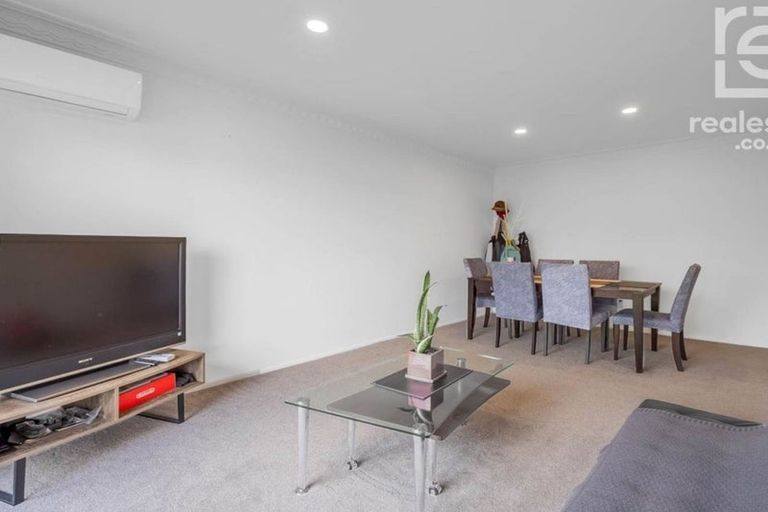 Photo of property in 2/18 Fowler Street, Northcote, Auckland, 0627