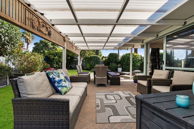 Photo of property in 12 Sandhurst Drive, Papamoa Beach, Papamoa, 3118