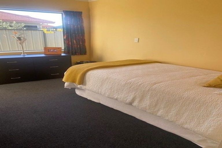 Photo of property in 11 Flemington Place, Taradale, Napier, 4112