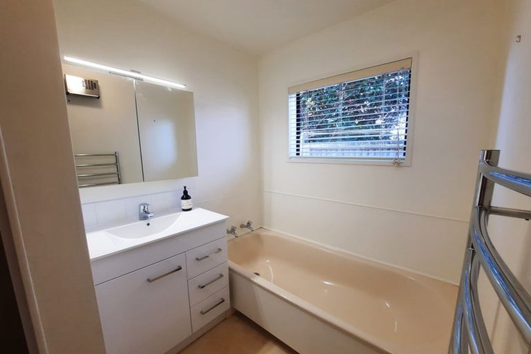 Photo of property in 1/15 Inglewood Place, Avonhead, Christchurch, 8042