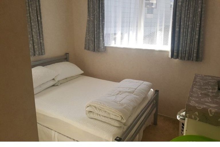 Photo of property in 2 Melia Place, Stanmore Bay, Whangaparaoa, 0932