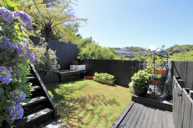 Photo of property in 25a Spenmoor Street, Newlands, Wellington, 6037