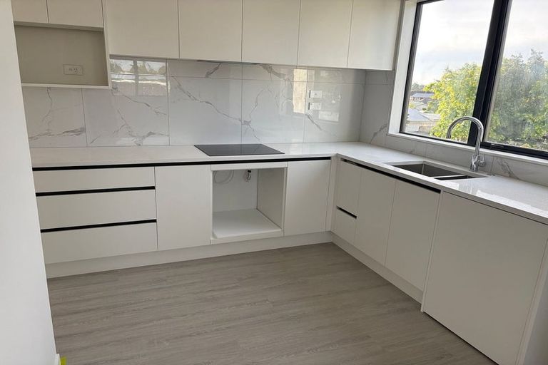 Photo of property in 47 Dale Crescent, Pakuranga, Auckland, 2010