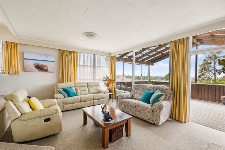 Photo of property in 1 Routley Drive, Glen Eden, Auckland, 0602