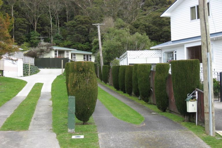 Photo of property in 5 Karaka Street, Wainuiomata, Lower Hutt, 5014