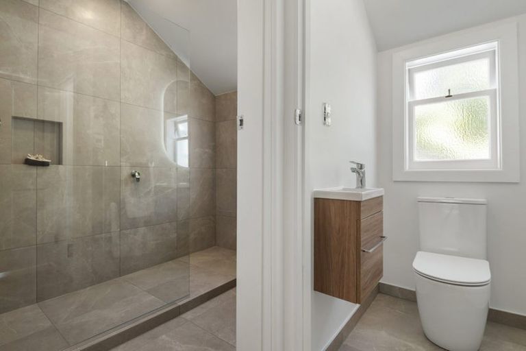 Photo of property in 95 Vauxhall Road, Devonport, Auckland, 0624