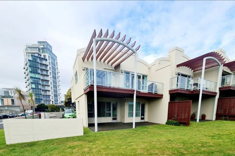 Photo of property in 1/1 Marine Parade, Paraparaumu Beach, Paraparaumu, 5032