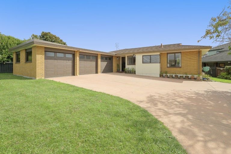 Photo of property in 35 Clivedene Street, Matua, Tauranga, 3110