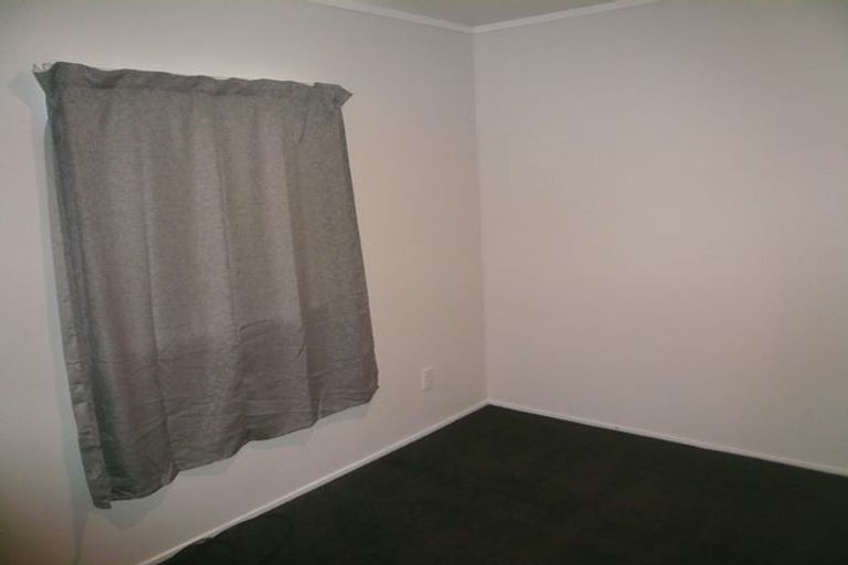 Photo of property in 43 Edmonton Road, Henderson, Auckland, 0612