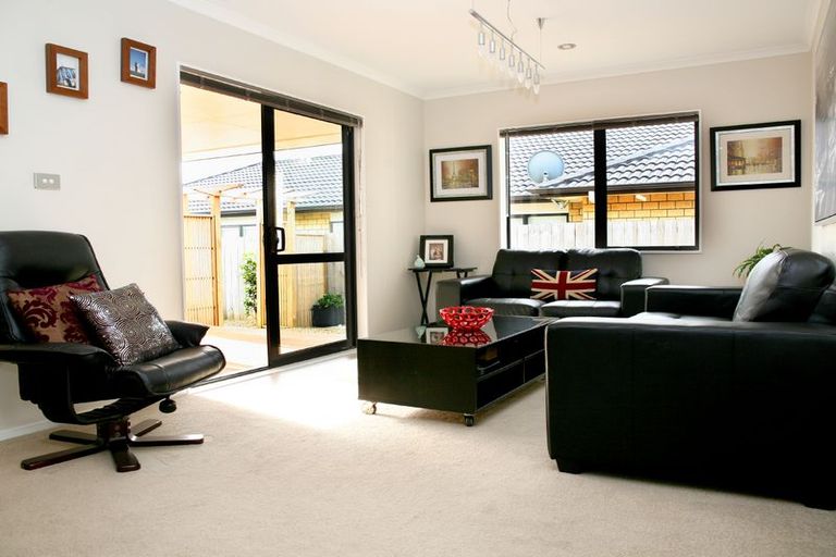 Photo of property in 38 Ina Ville Drive, Pukekohe, 2120