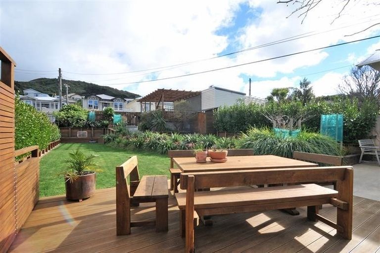 Photo of property in 51 Eden Street, Island Bay, Wellington, 6023