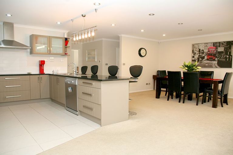 Photo of property in 38 Ina Ville Drive, Pukekohe, 2120