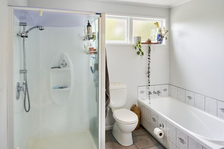 Photo of property in 3 Flint Way, Northland, Wellington, 6012