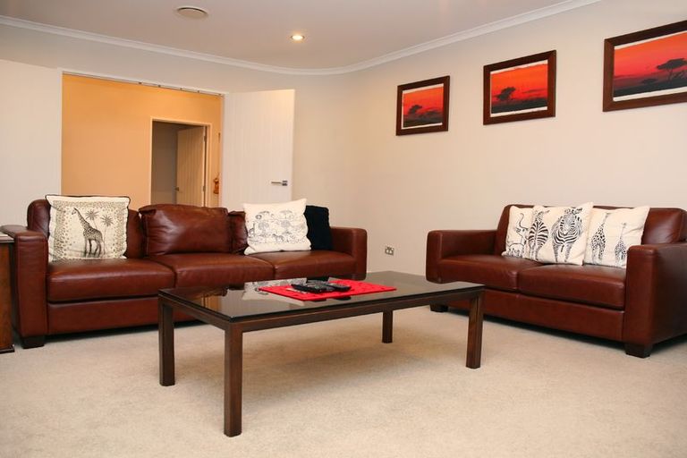 Photo of property in 38 Ina Ville Drive, Pukekohe, 2120