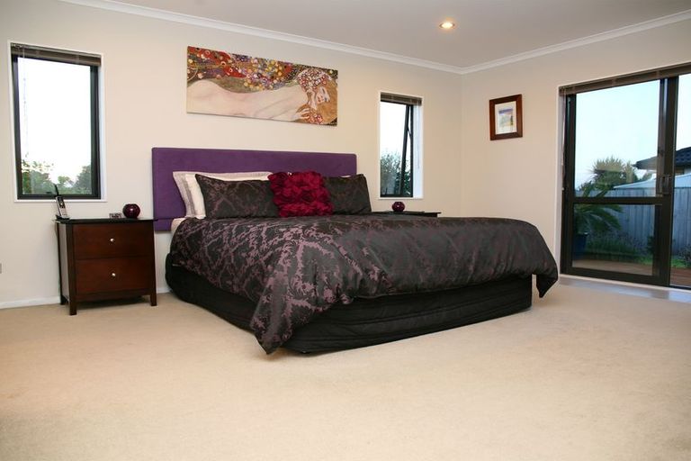 Photo of property in 38 Ina Ville Drive, Pukekohe, 2120
