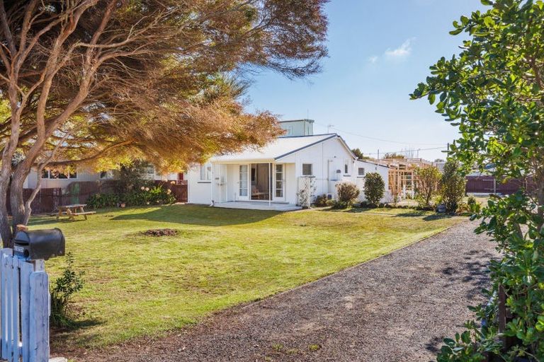 Photo of property in 131 Seabury Avenue, Foxton Beach, Foxton, 4815