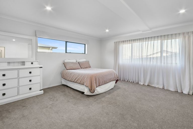 Photo of property in 28 Thomason Crescent, Pokeno, 2402