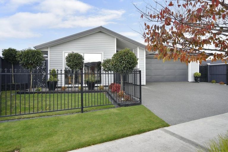 Photo of property in 33 Macphail Avenue, Rangiora, 7400