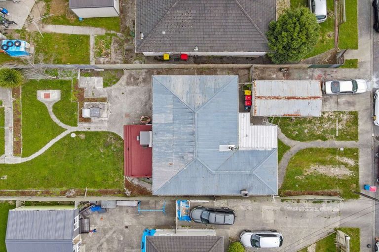 Photo of property in 11 Russell Road, Wainuiomata, Lower Hutt, 5014