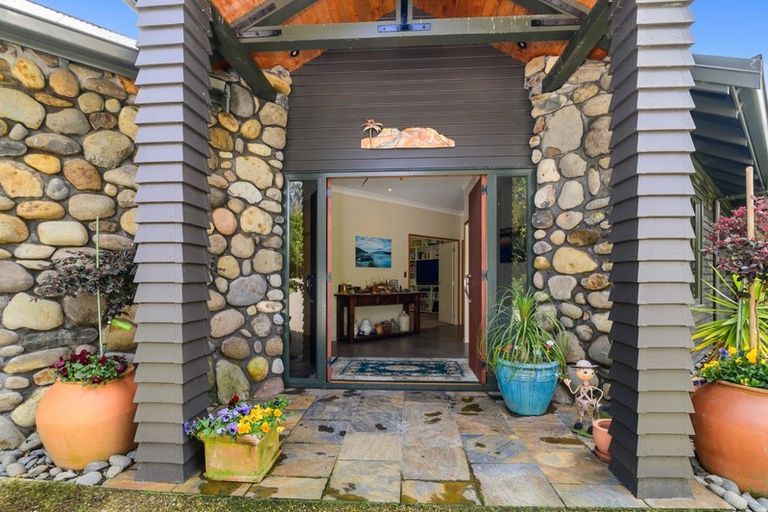 Photo of property in 297 Spencer Road, Lake Tarawera, Rotorua, 3076