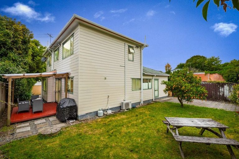 Photo of property in 1/28 Harrington Road, Henderson, Auckland, 0610