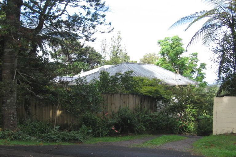 Photo of property in 24 Manuka Road, Titirangi, Auckland, 0604
