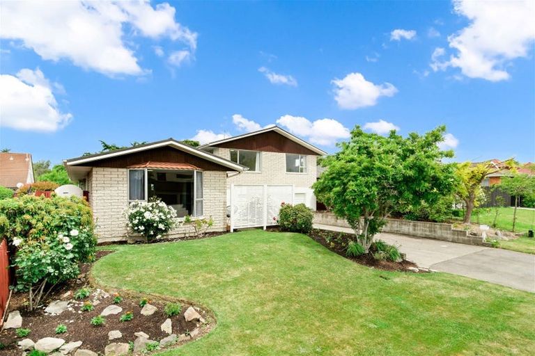 Photo of property in 15 Strathean Avenue, Avonhead, Christchurch, 8042