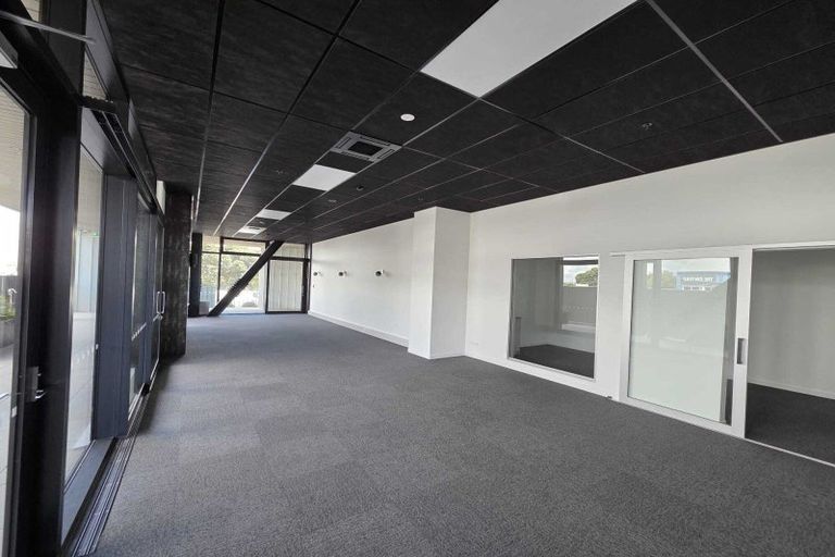 Photo of property in 2/11a Customs Quay, Ahuriri, Napier, 4110