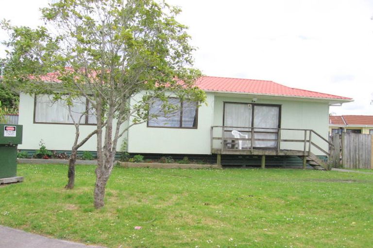 Photo of property in 25 Selak Place, Glen Eden, Auckland, 0602