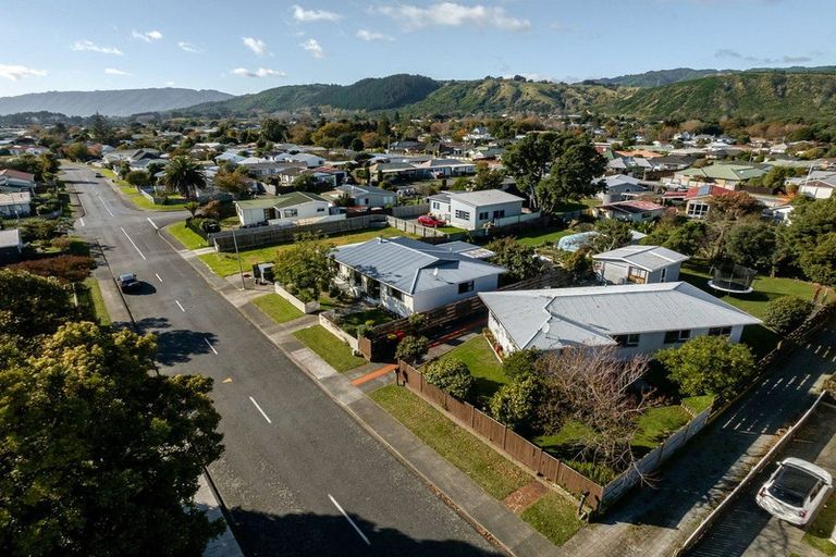 Photo of property in 34 Makarini Street, Paraparaumu, 5032