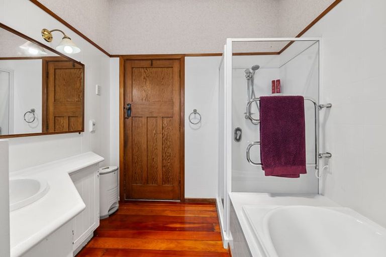 Photo of property in 187 South Road, Hawera, 4610