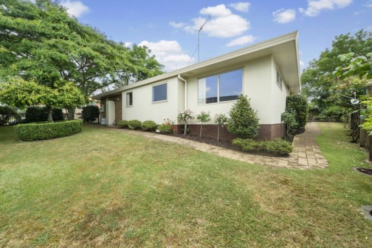 Photo of property in 1 Glenburn Place, Nawton, Hamilton, 3200