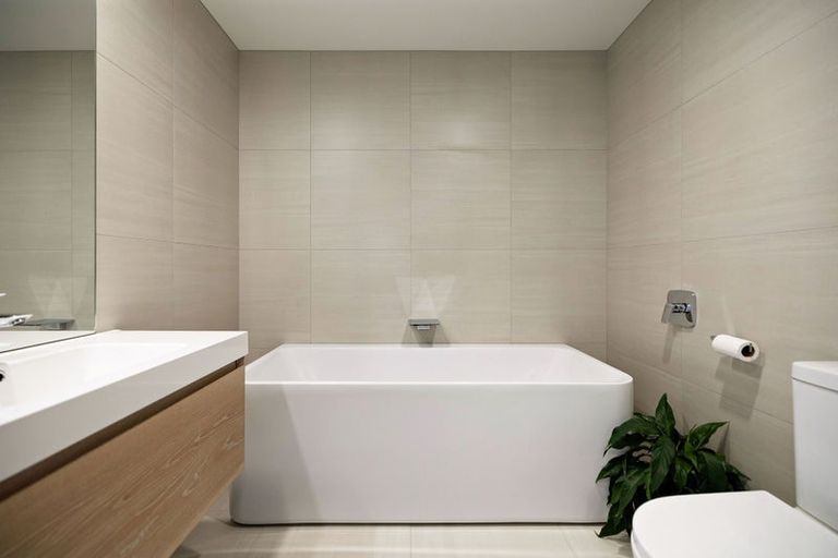 Photo of property in 11 Highlands Close, Queenstown, 9300