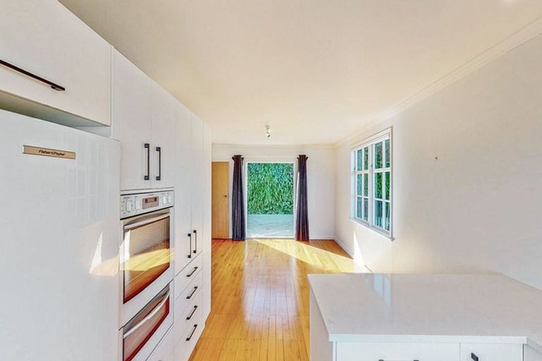 Photo of property in 34 Rama Crescent, Khandallah, Wellington, 6035